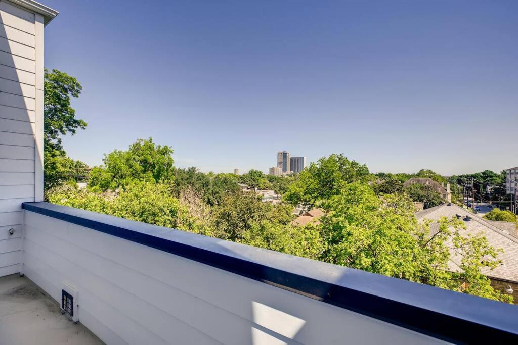 4 Story Home Mins To Downtown Houston With City Views Bagian luar foto