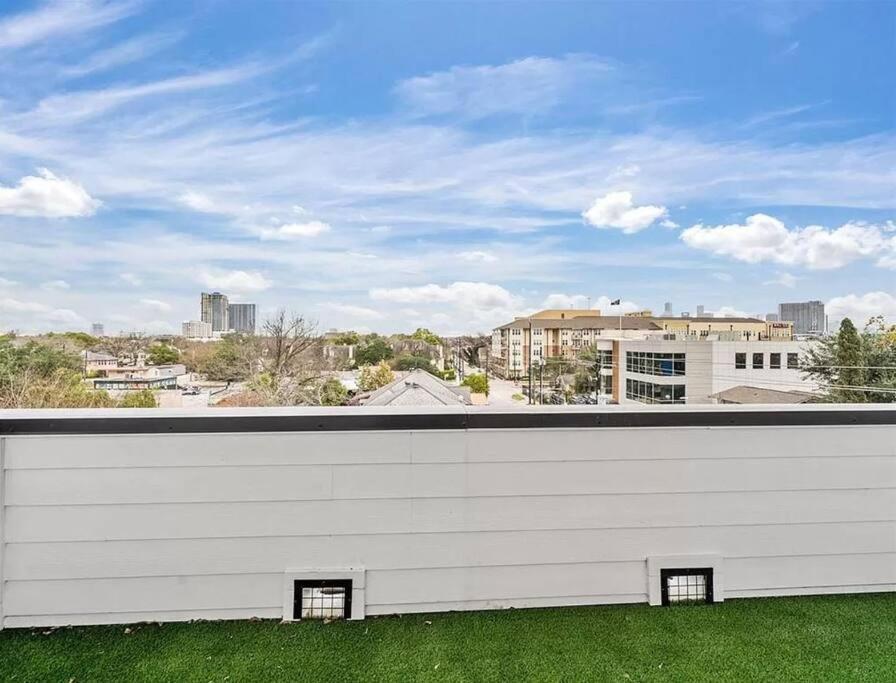 4 Story Home Mins To Downtown Houston With City Views Bagian luar foto