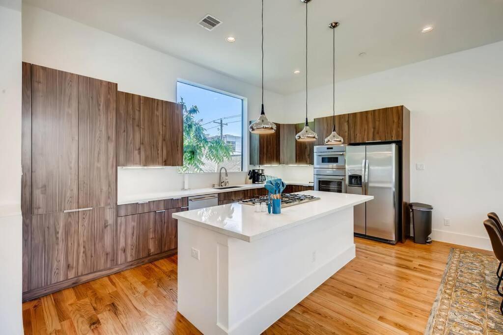 4 Story Home Mins To Downtown Houston With City Views Bagian luar foto