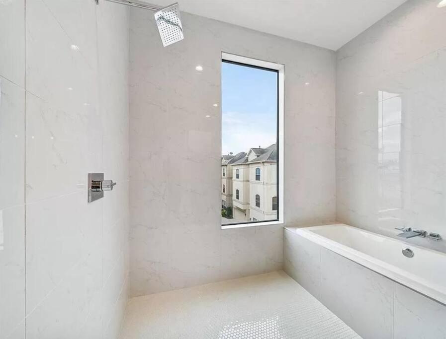 4 Story Home Mins To Downtown Houston With City Views Bagian luar foto