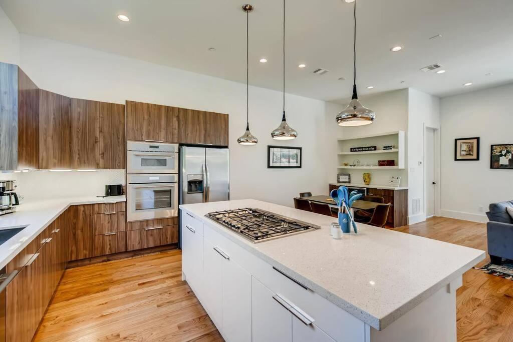 4 Story Home Mins To Downtown Houston With City Views Bagian luar foto